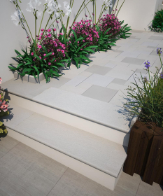 PREMIUM EXCLUSIVE SANDSTONE SANDBLASTED BULLNOSE STEP TREAD - 1000 x 300 x 30mm - GREY