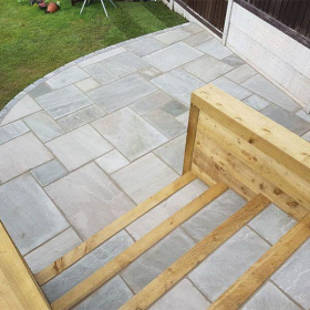 PREMIUM RIVEN SANDSTONE  PAVING (22mm CALIBRATED) | 15.30m2 PACK | GREY
