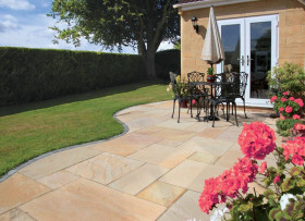 * PREMIUM RIVEN SANDSTONE  PAVING (22mm CALIBRATED) - 20.7m2 PACK - FOSSIL